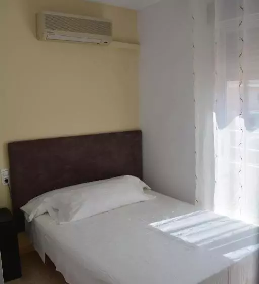 Chambre Standard Individuelle, L Escala