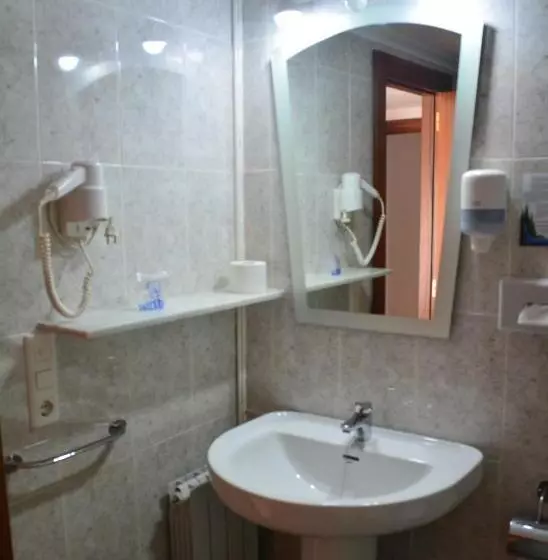 Chambre Standard Individuelle, L Escala
