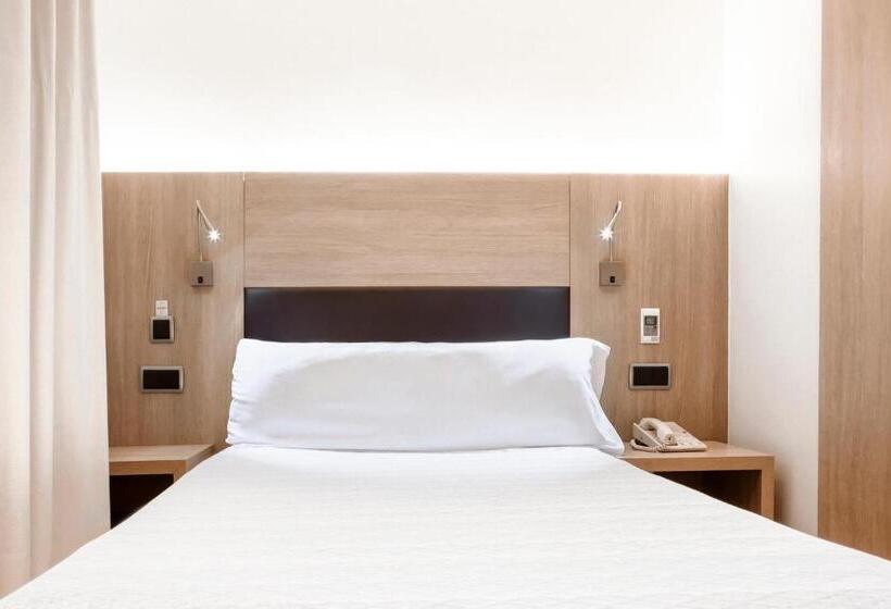 اتاق استاندارد یک نفره, Lleo