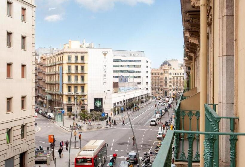 اتاق استاندارد با بالکن, Lleo