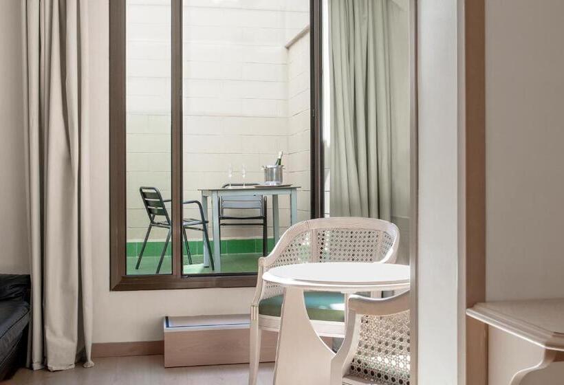 اتاق استاندارد با تراس, Lleo