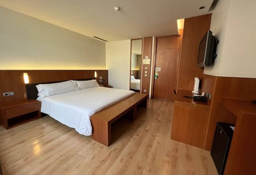 اتاق سوپریور, Lleo