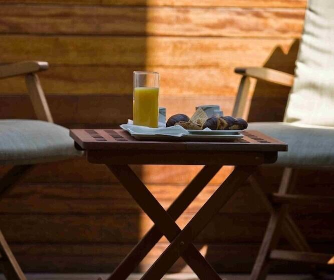 اتاق سوپریور, Lleo