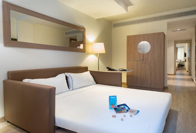 חדר משפחתי נוף לים, Meliá Cala Galdana