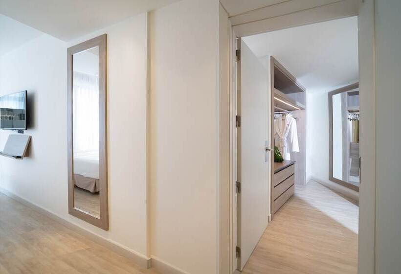 חדר משפחתי נוף לים, Meliá Cala Galdana