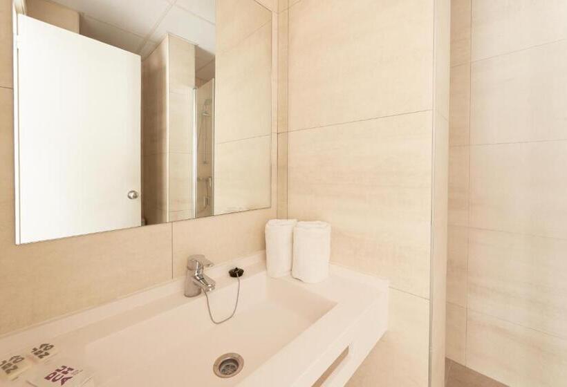 이코노미 룸, Miami