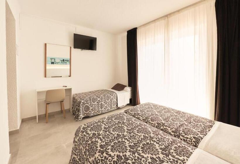 Quarto Triplo Estandar com Sacada, Miami
