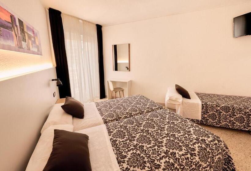 스탠다드 트리플 발코니 룸, Miami