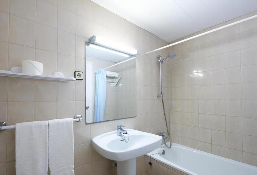 Quarto Quadruple Standart com Varanda, Miami