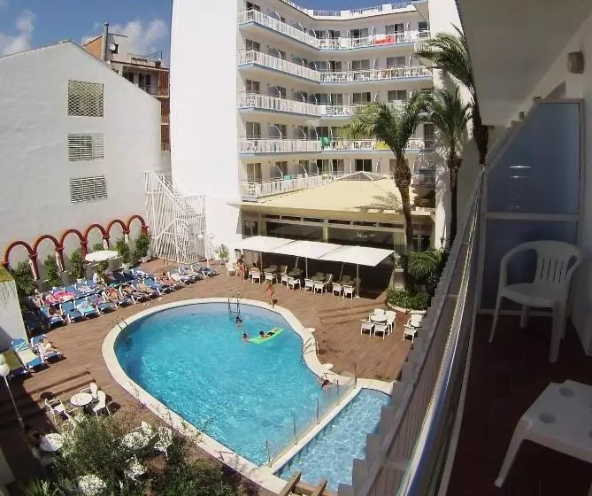 Chambre Triple Standard Vue Piscine, Miami