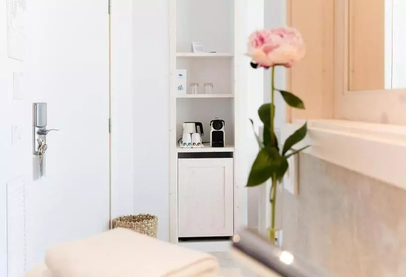 سوییت جونیور با چشم‌انداز دریا, Myseahouse Flamingo - Adults Only 4* Sup