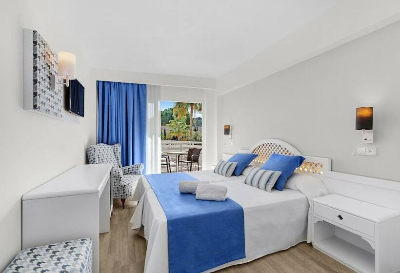 اتاق استاندارد با چشم‌انداز استخر, ROC Oberoy