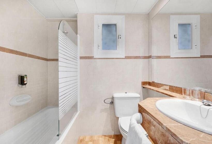 اتاق استاندارد با چشم‌انداز استخر, ROC Oberoy