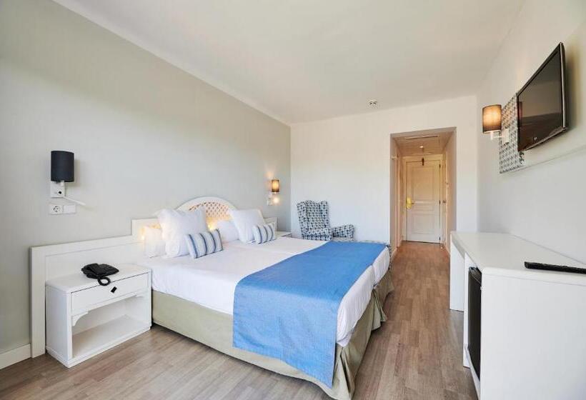 اتاق استاندارد با چشم‌انداز استخر, ROC Oberoy