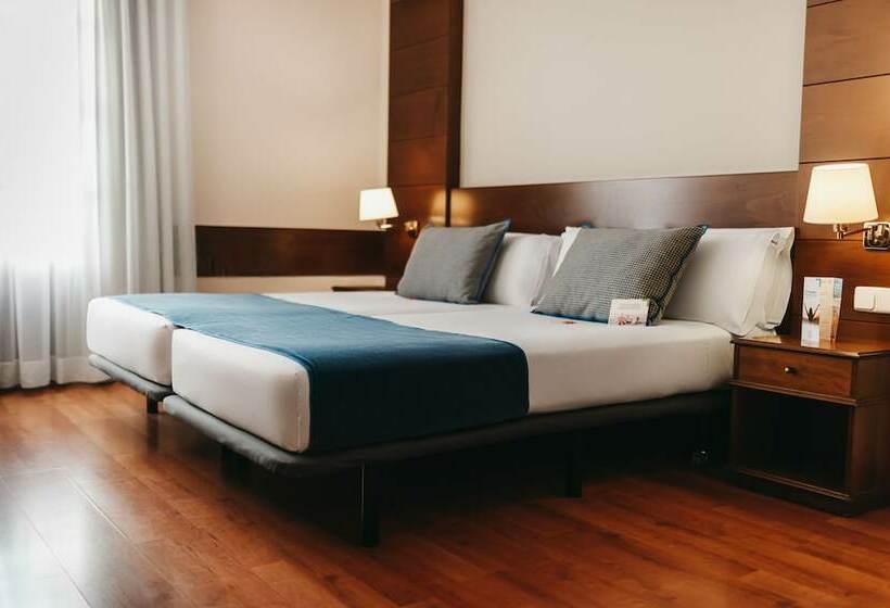 Номер Стандарт, Oriente Atiram