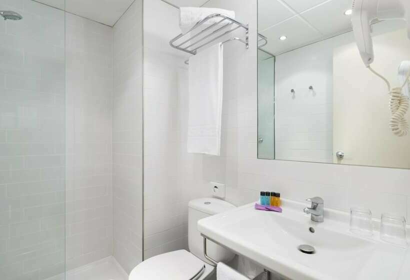 Номер Deluxe, Oriente Atiram