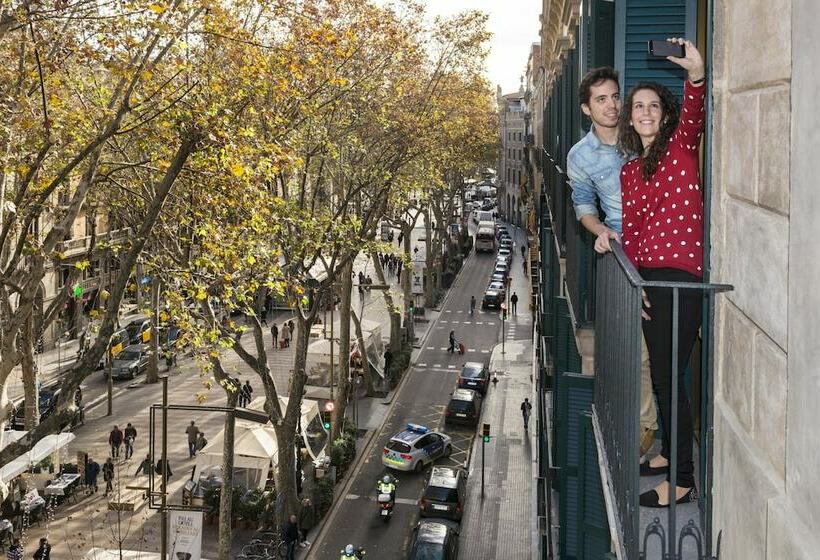 Номер Deluxe, Oriente Atiram