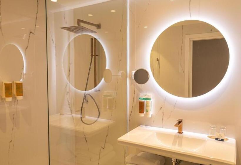 جناح جونيور مطلّ علي البحر, Seth Port Mahón