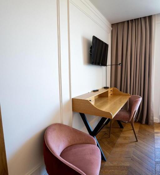 غرفة سوبيريور, Seth Port Mahón