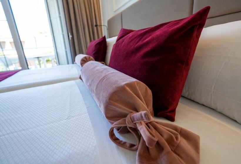 غرفة سوبيريور, Seth Port Mahón