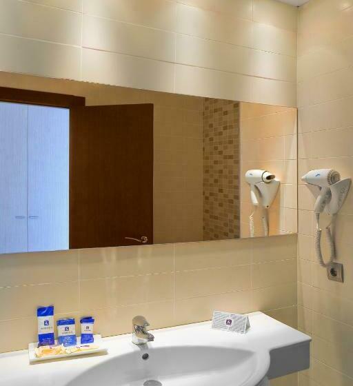 ２ダブルベッドのスタンダードルーム, Rh Bayren Parc