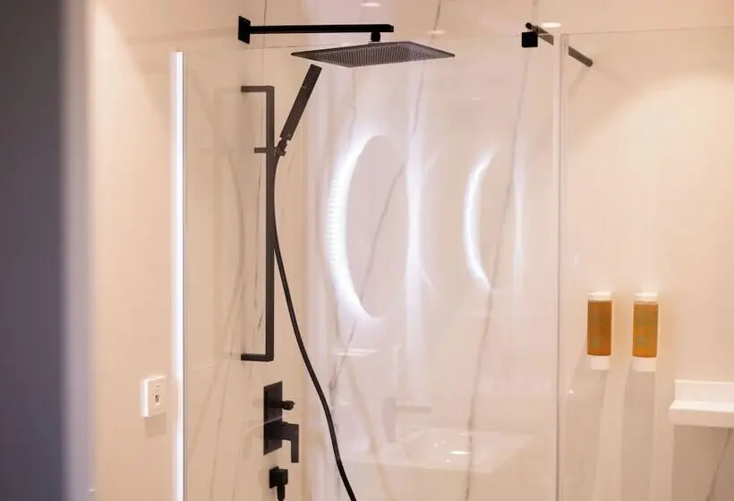 Camera Standard, Senator Port Maó