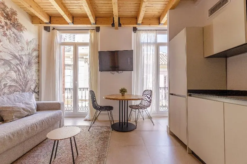 Standard Trippelrum, Senator Port Maó