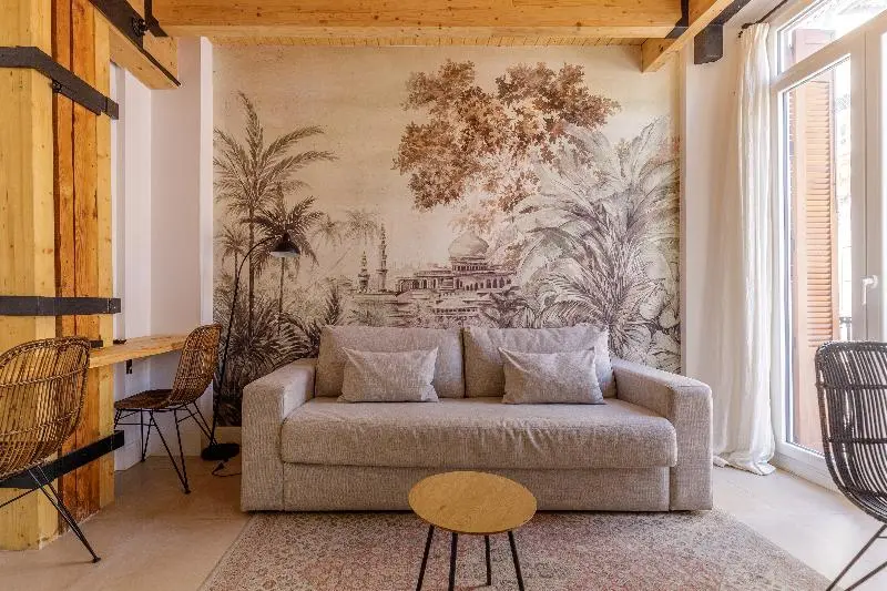 Standard Trippelrum, Senator Port Maó