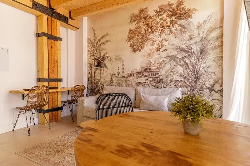 Standard Trippelrum, Senator Port Maó