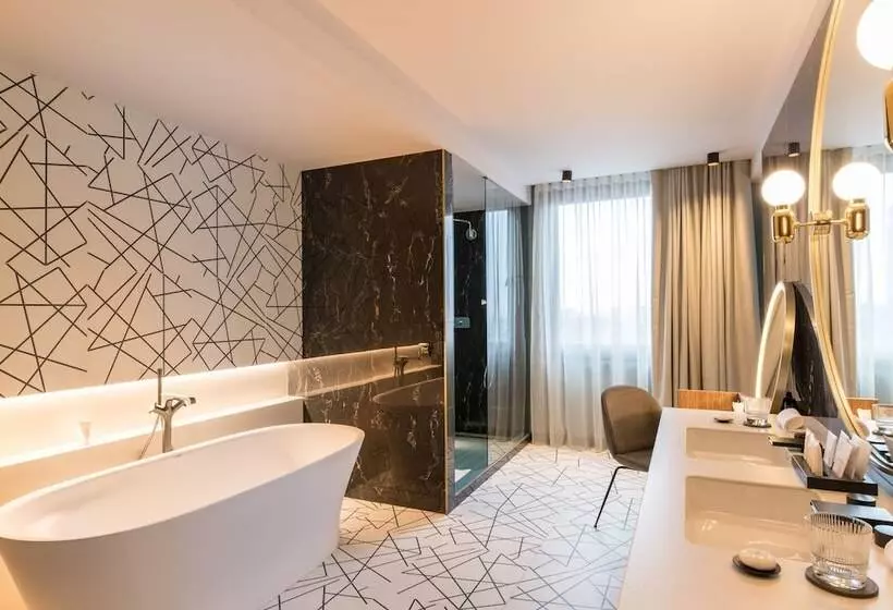 سوییت جونیور, Grand Hyatt Barcelona