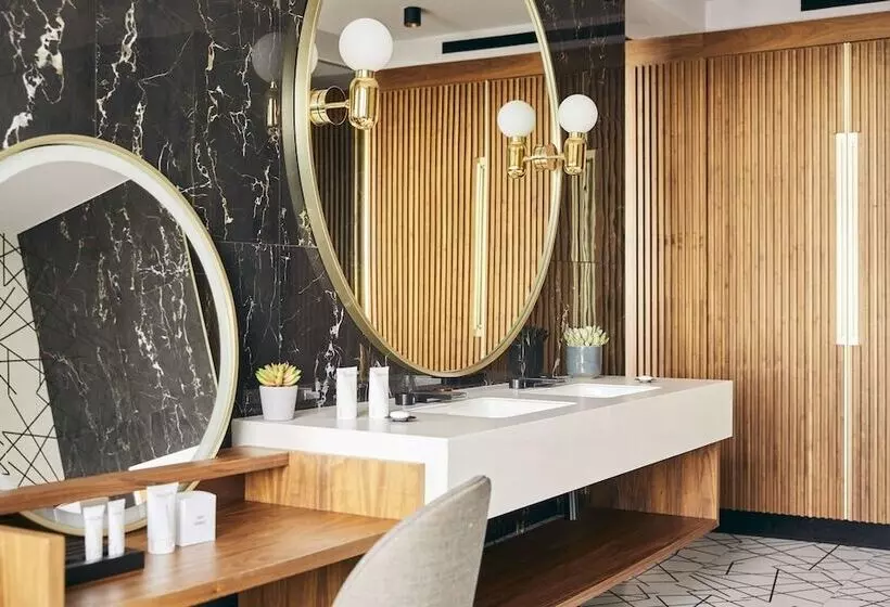 سوییت جونیور, Grand Hyatt Barcelona