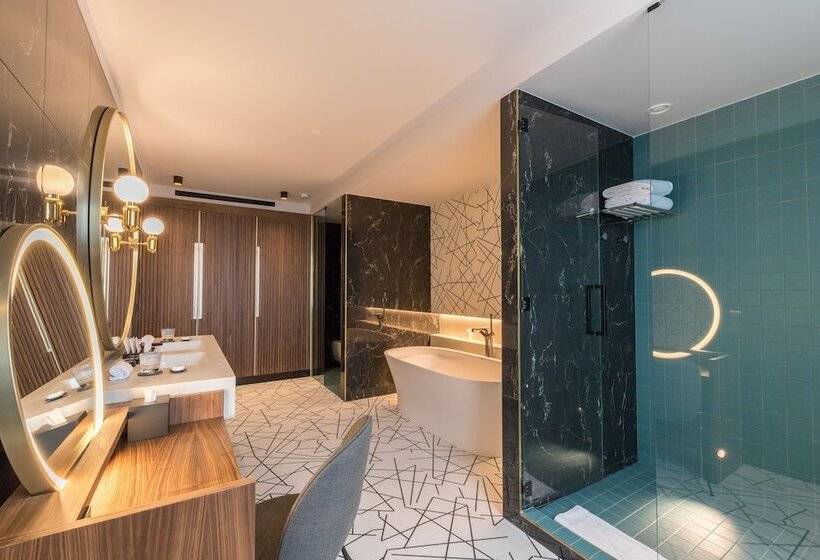 Полулюкс, Grand Hyatt Barcelona