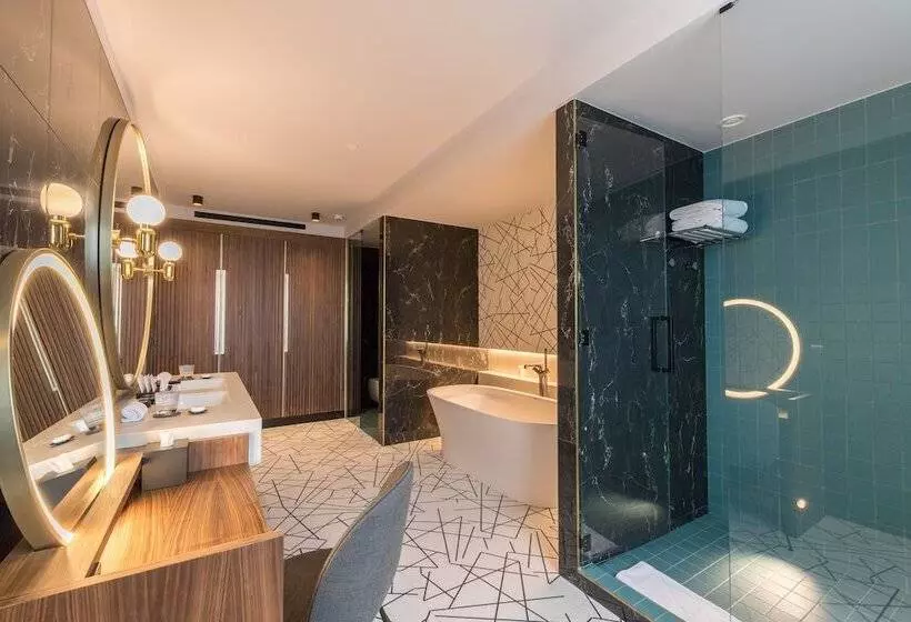 سوییت جونیور, Grand Hyatt Barcelona