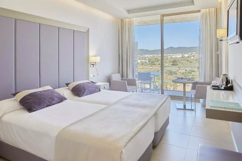 اتاق استاندارد با چشم‌انداز کوهستان, Torre del Mar