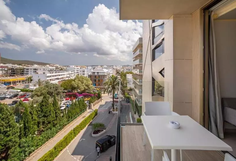 اتاق استاندارد با چشم‌انداز شهر, Torre del Mar