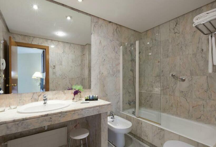 غرفة قياسية, Urh Ciutat De Mataró