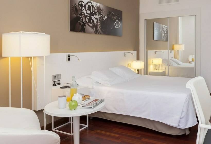 غرفة قياسية, Urh Ciutat De Mataró