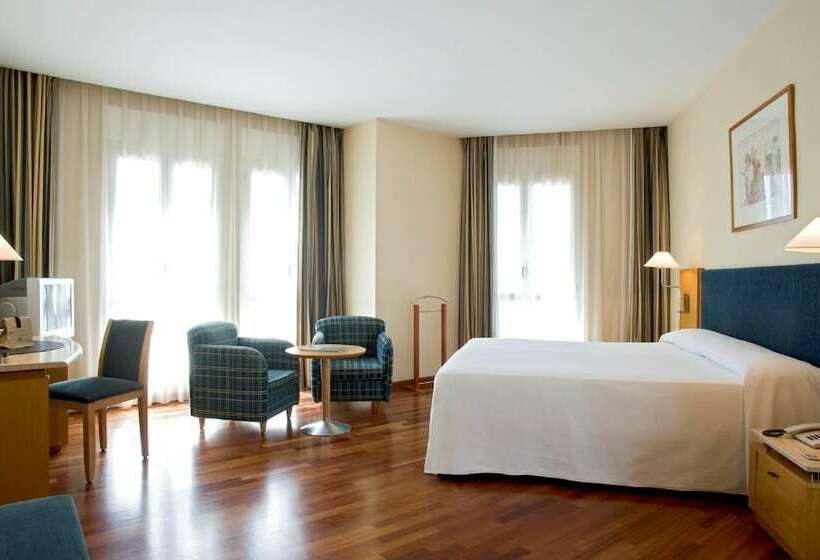 غرفة سوبيريور, Urh Ciutat De Mataró