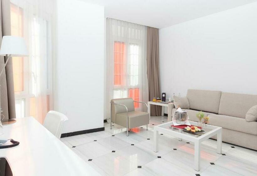 جناح جونيور, Urh Ciutat De Mataró