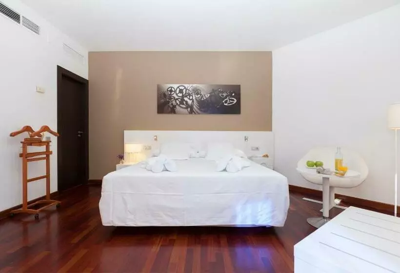 سوییت جونیور, Urh Ciutat De Mataró
