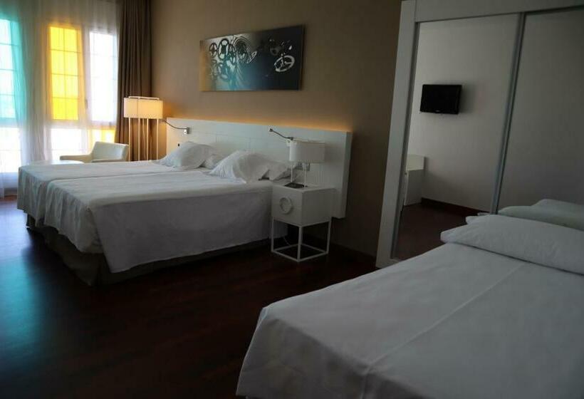 غرفة قياسية ثلاثية, Urh Ciutat De Mataró