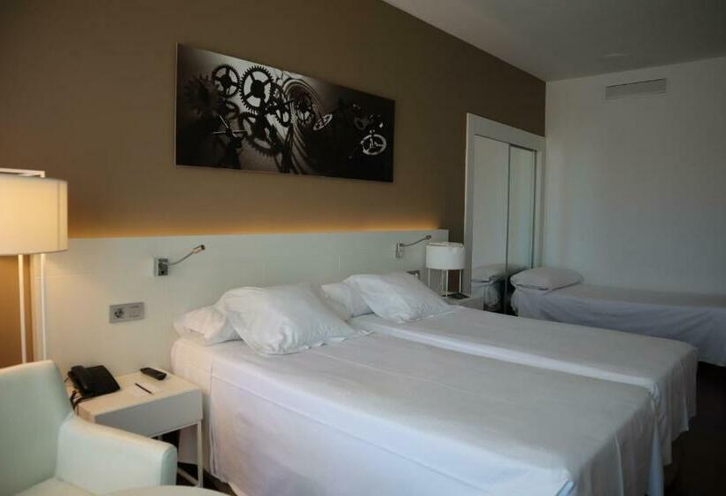 غرفة قياسية ثلاثية, Urh Ciutat De Mataró