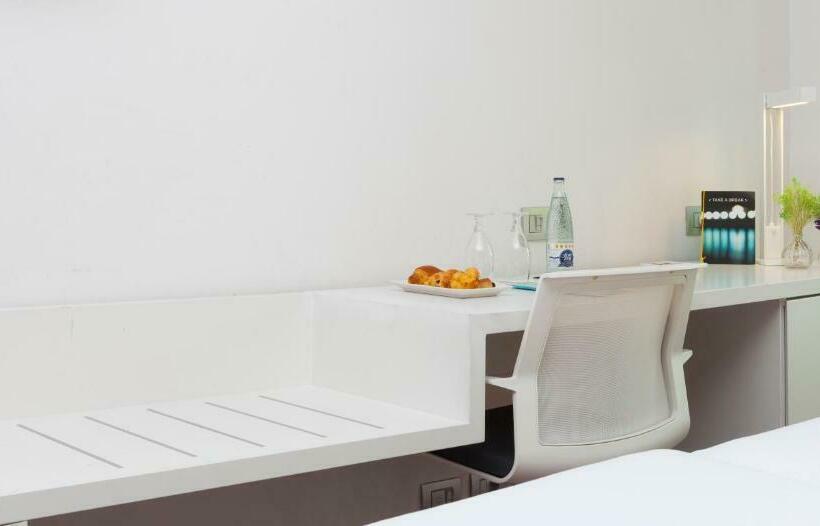 غرفة قياسية ثلاثية, Urh Ciutat De Mataró