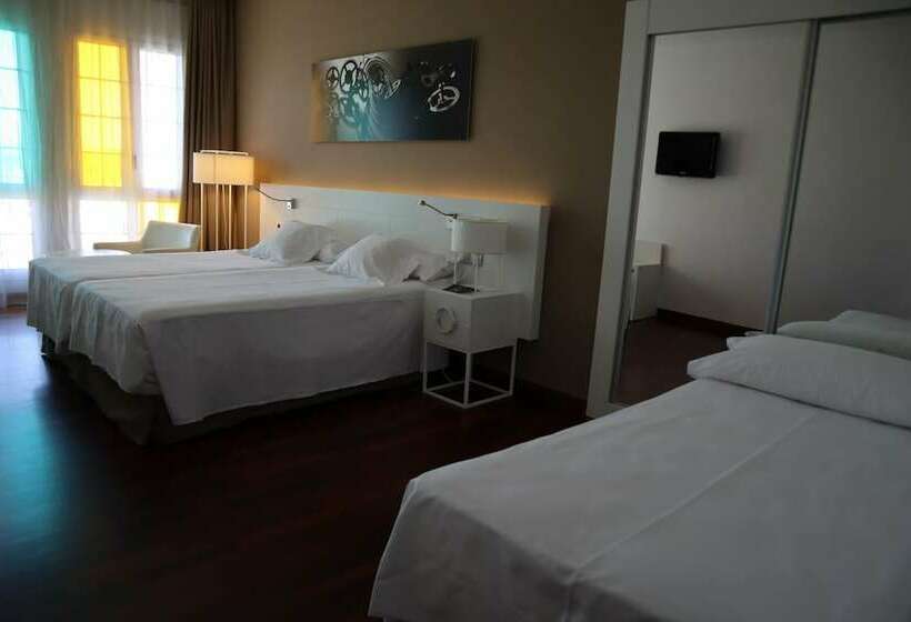 غرفة قياسية ثلاثية, Urh Ciutat De Mataró