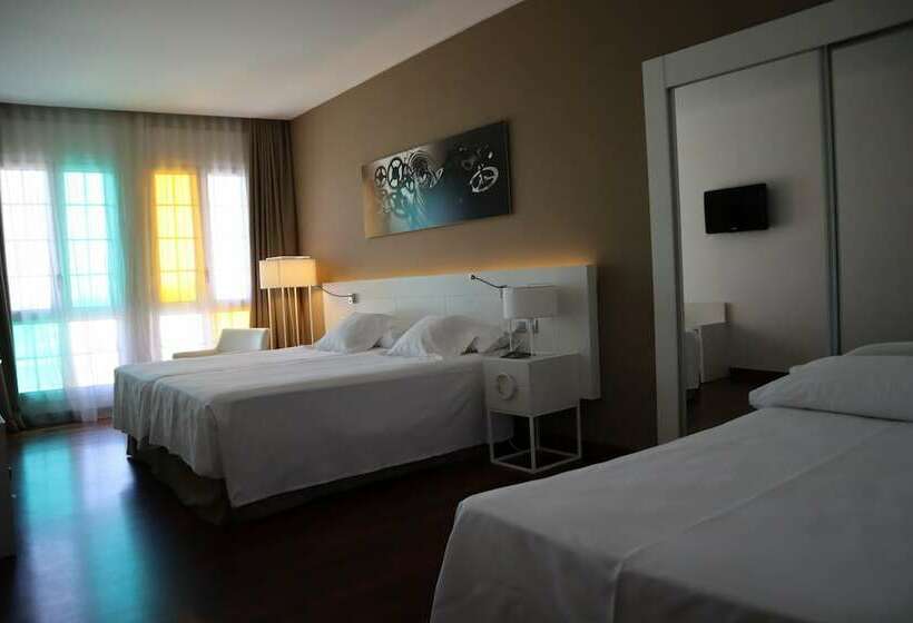 غرفة قياسية ثلاثية, Urh Ciutat De Mataró