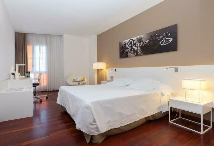 غرفة قياسية مزودة بجاكوزى, Urh Ciutat De Mataró