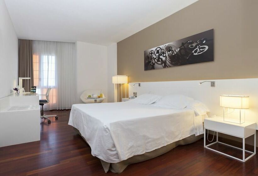 غرفة قياسية مزودة بجاكوزى, Urh Ciutat De Mataró