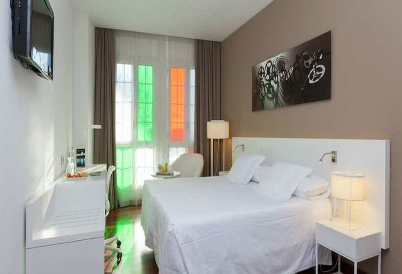 غرفة قياسية مزودة بجاكوزى, Urh Ciutat De Mataró