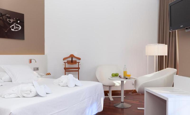 جناح جونيور, Urh Ciutat De Mataró