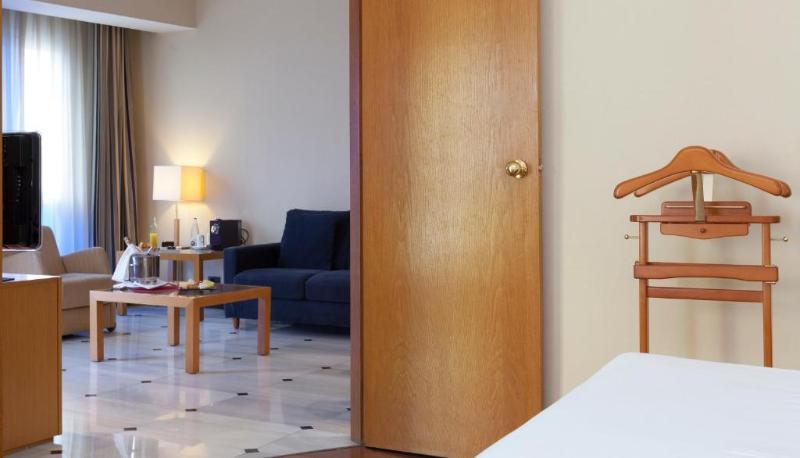 جناح جونيور, Urh Ciutat De Mataró